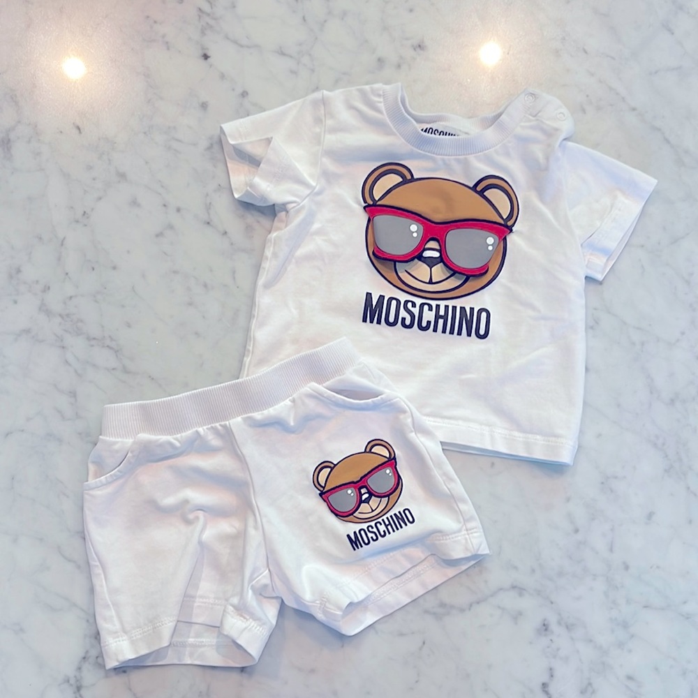 Moschino baby white logo baby shorts set
